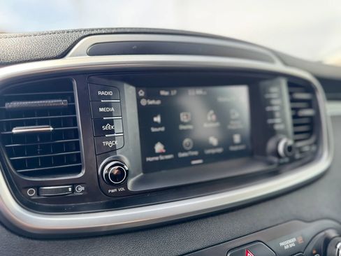 Used 2019 Kia Sorento L image 40
