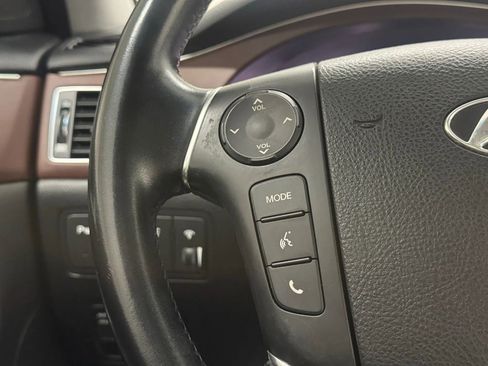 Used 2012 Hyundai Genesis 4.6 image 31