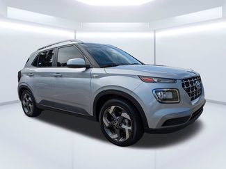 Used 2023 Hyundai Venue SEL FWD video 1