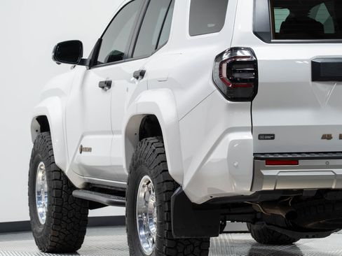 Used 2025 Toyota 4Runner Trailhunter image 11