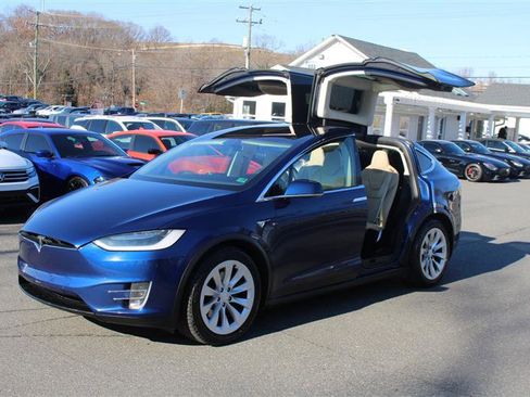 Used 2017 Tesla Model X 75D image 4