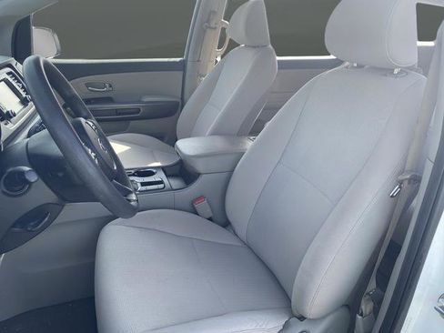 Used 2019 Kia Sedona L FWD image 22