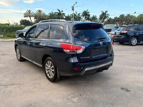 Used 2013 Nissan Pathfinder SV w/ Trailer Tow Pkg FWD image 5