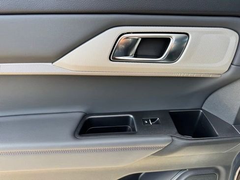 New 2026 Ford Explorer Active w/ Active Comfort Package image 15