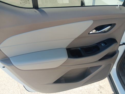 Used 2020 Chevrolet Traverse LT w/ LT Premium Package FWD image 16