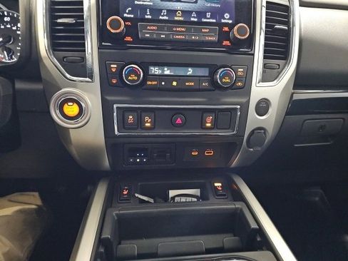 Used 2021 Nissan Titan SV w/ SV Convenience Package image 15