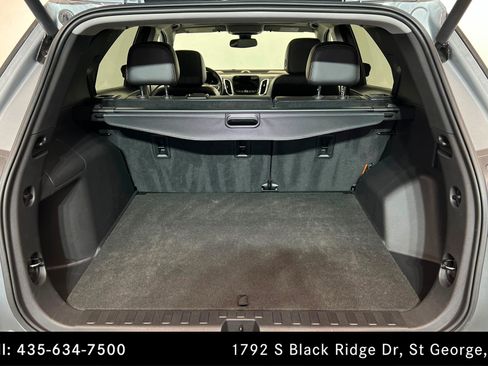 Used 2023 Chevrolet Equinox Premier FWD image 22