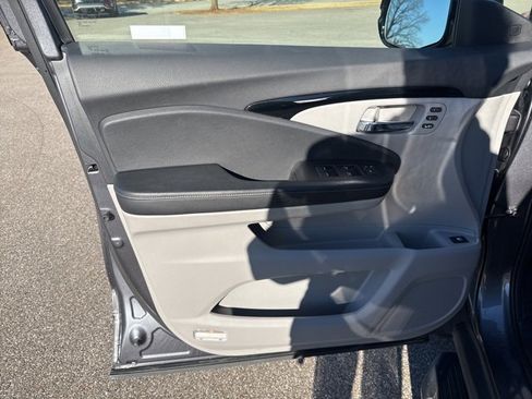 Used 2020 Honda Ridgeline RTL-E image 14