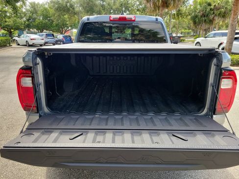Used 2025 GMC Canyon Denali AWD/4WD image 8