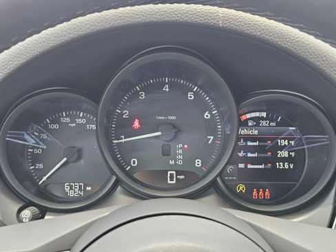 Certified 2026 Porsche Macan AWD/4WD image 16