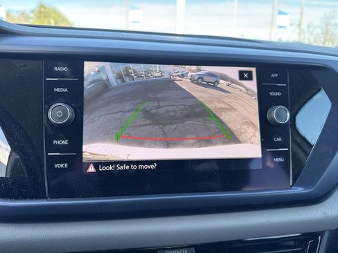 Used 2022 Volkswagen Taos SE image 14