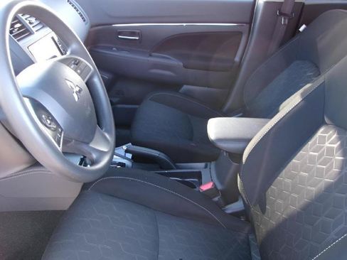 Used 2025 Mitsubishi Outlander Sport ES AWD/4WD image 13