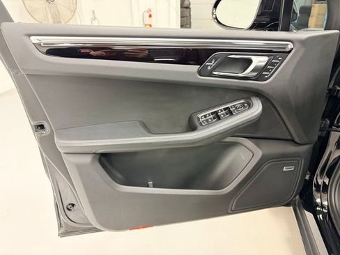 Used 2022 Porsche Macan S image 22
