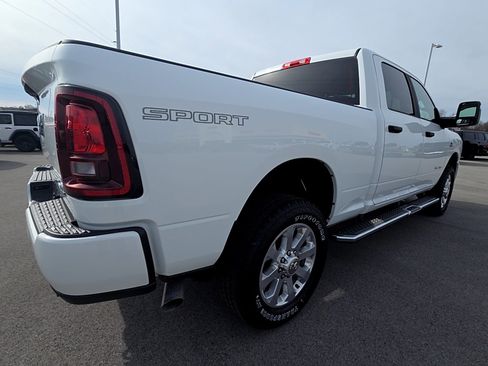 New 2026 RAM 3500 Big Horn AWD/4WD image 5