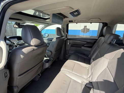 Used 2014 Honda Odyssey Touring Elite image 14