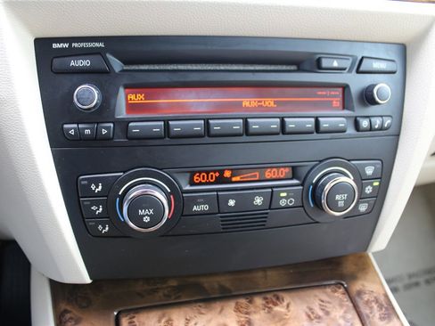 Used 2008 BMW 335i Convertible image 25