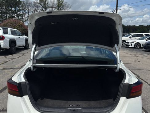 Used 2025 Nissan Altima 2.5 SV FWD image 32