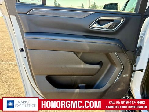 Used 2024 GMC Yukon XL SLT image 18