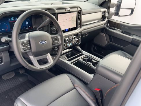 Used 2025 Ford F250 Lariat w/ Lariat Ultimate Package AWD/4WD image 4