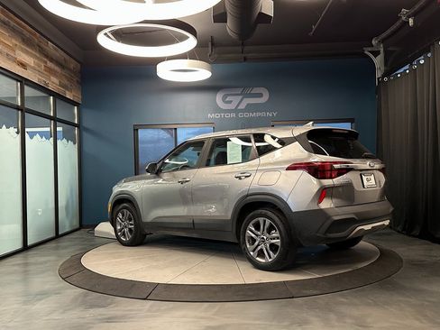 Used 2021 Kia Seltos LX image 5