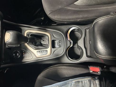 Used 2014 Jeep Cherokee Latitude w/ Comfort/Convenience Group AWD/4WD image 31