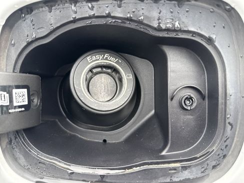 Used 2024 Ford Explorer XLT w/ Equipment Group 202A AWD/4WD image 39