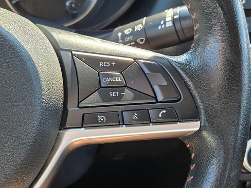 Used 2020 Nissan Versa SR FWD image 31