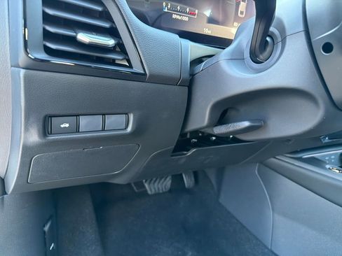 New 2026 Nissan Sentra SR w/ Floor Mat Package image 18