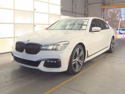 Used 2019 BMW 740i w/ M Sport Package image 1