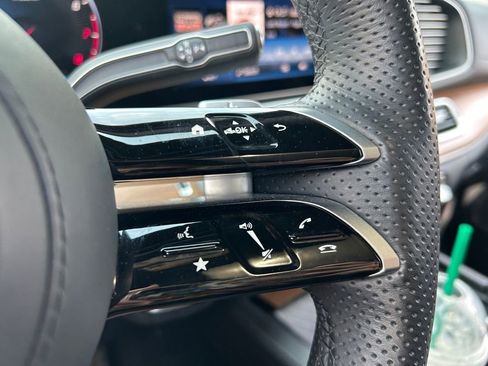 Used 2025 Mercedes-Benz GLS 450 4MATIC image 24