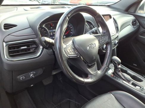 Used 2022 Chevrolet Equinox RS w/ RS Leather Package image 8