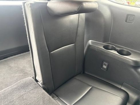 Used 2025 Toyota Highlander XLE FWD image 19