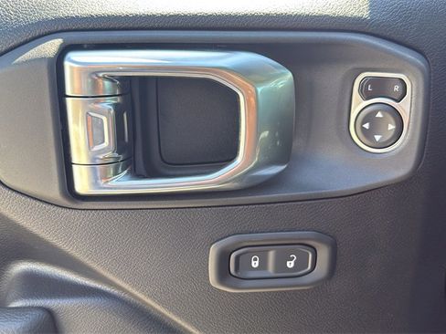 New 2025 Jeep Gladiator Willys image 17