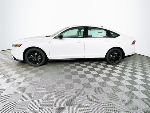 New 2025 Honda Accord SE image 3