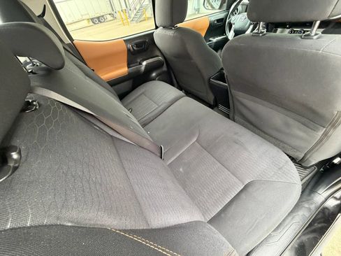 Used 2017 Toyota Tacoma SR5 w/ Tow Package RWD image 19