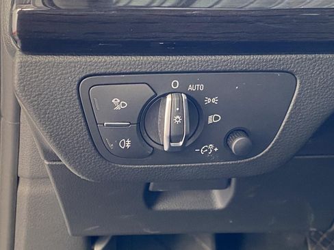 Used 2019 Audi Q5 2.0T Premium AWD/4WD image 19
