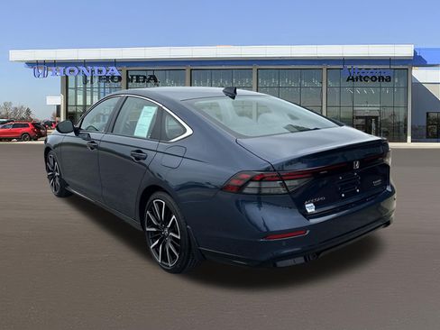Used 2025 Honda Accord Touring image 3