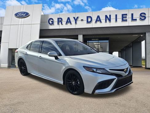 Used 2022 Toyota Camry XSE w/ Navigation Package image 1