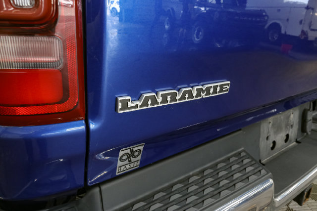 Used 2019 RAM 1500 Laramie AWD/4WD image 10