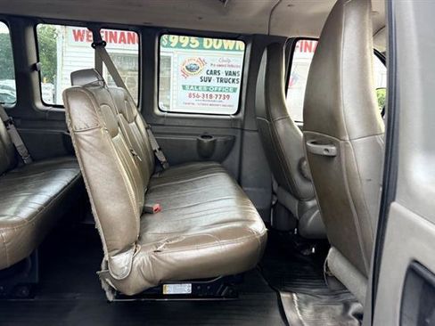 Used 2019 Chevrolet Express 3500 LS RWD image 22