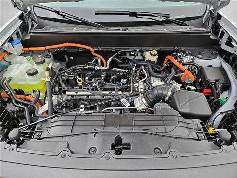 New 2025 Ford Maverick XL image 17