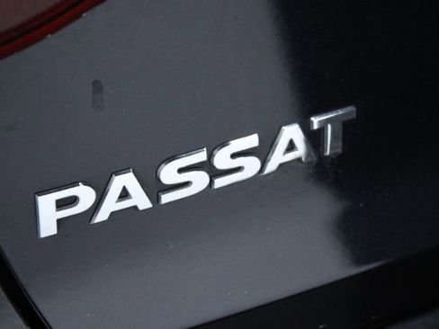 Used 2017 Volkswagen Passat 1.8T R-Line image 7