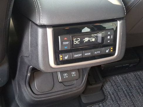Used 2021 Subaru Ascent Limited w/ Technology Package AWD/4WD image 12