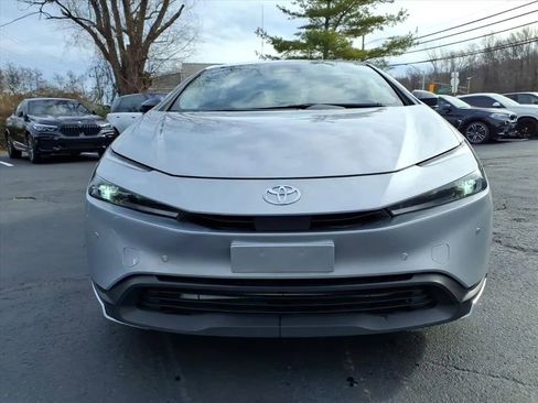 Used 2024 Toyota Prius LE image 8