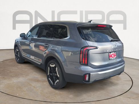 Certified 2023 Kia Telluride EX w/ EX Captain's Chair Package FWD image 6