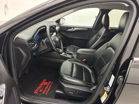 Used 2024 Ford Escape Platinum AWD/4WD image 17