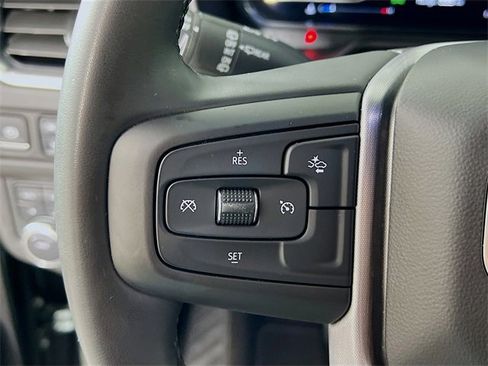 Used 2024 GMC Yukon SLT image 13