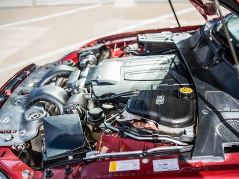 Used 2012 Jaguar XJ image 25