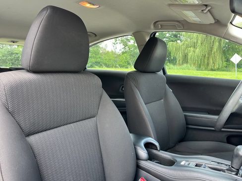 Used 2016 Honda HR-V LX image 25
