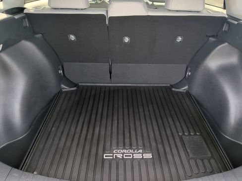 Used 2024 Toyota Corolla Cross LE FWD image 32